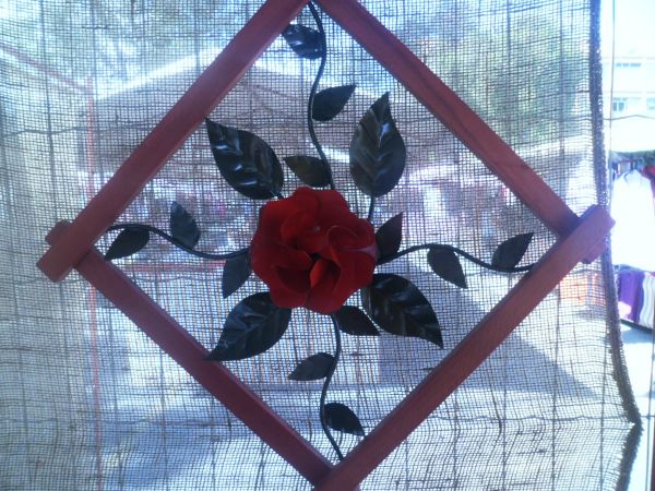 quadro rosa c/ moldura